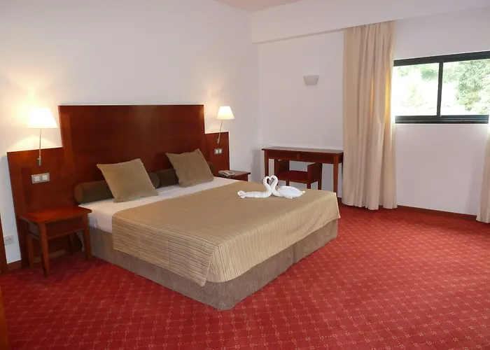 Bio - Quinta Da Serra 5* 卡马拉-德洛布什