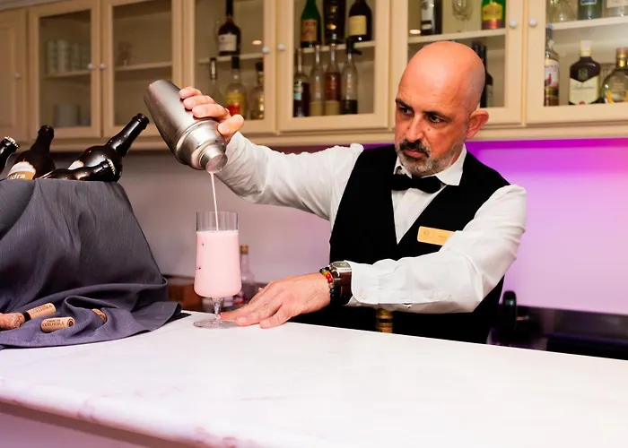 Bio - Quinta Da Serra Hotel Camara de Lobos